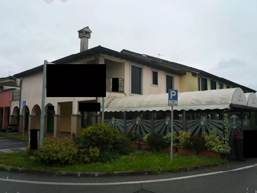 negozio in vendita ad Urago d'Oglio