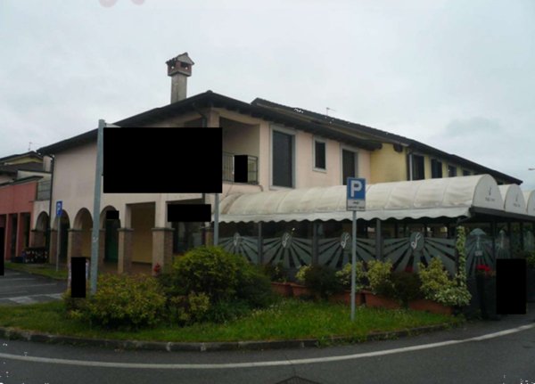 negozio in vendita ad Urago d'Oglio