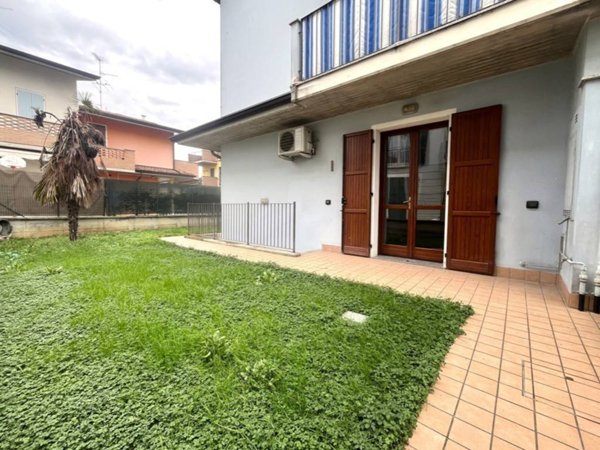 appartamento in vendita ad Urago d'Oglio