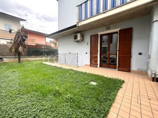 appartamento in vendita ad Urago d'Oglio