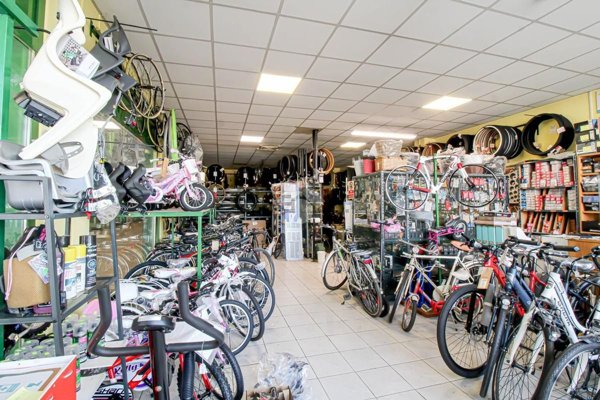 ufficio in vendita ad Urago d'Oglio