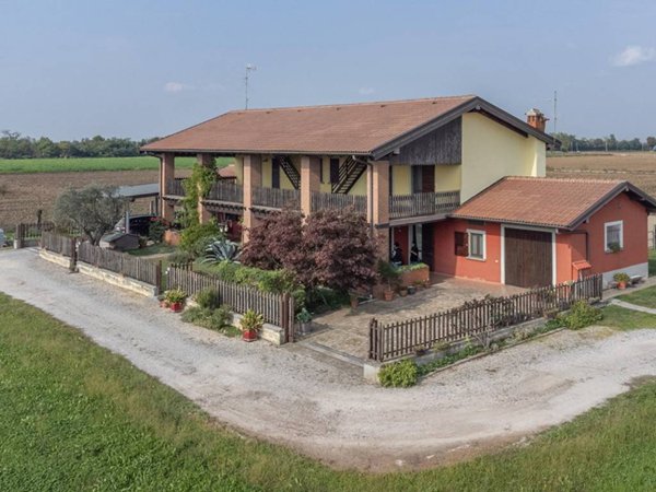 esavano in vendita ad Urago d'Oglio