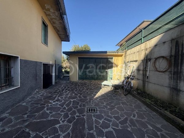 casa indipendente in vendita ad Urago d'Oglio