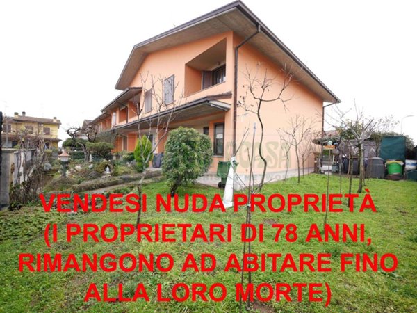 casa indipendente in vendita ad Urago d'Oglio