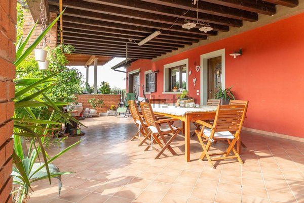 esavano in vendita ad Urago d'Oglio