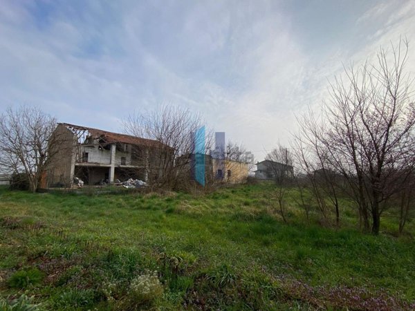 casale in vendita ad Urago d'Oglio