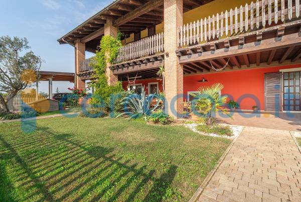 casa indipendente in vendita ad Urago d'Oglio