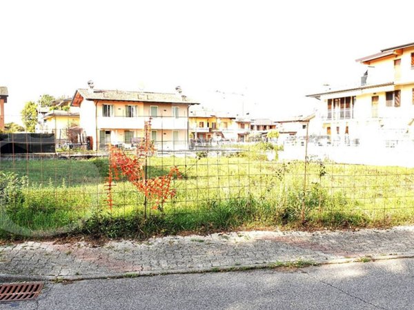 terreno edificabile in vendita ad Urago d'Oglio