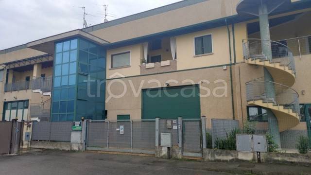 appartamento in vendita ad Urago d'Oglio