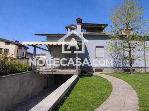 casa indipendente in vendita ad Urago d'Oglio