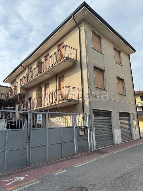 appartamento in vendita ad Urago d'Oglio