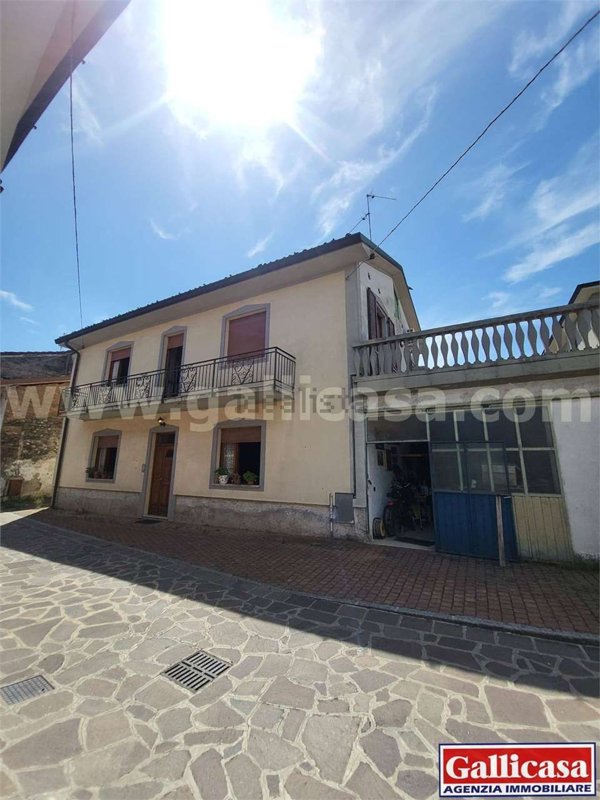 casa indipendente in vendita ad Urago d'Oglio