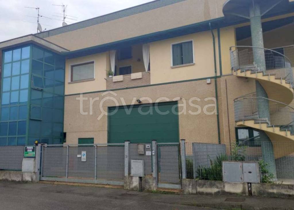 appartamento in vendita ad Urago d'Oglio