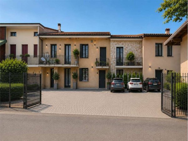 casa indipendente in vendita ad Urago d'Oglio