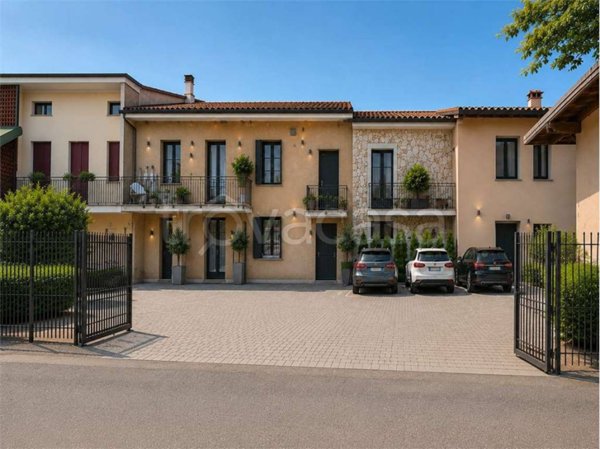 casa indipendente in vendita ad Urago d'Oglio