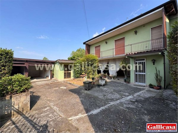 casa indipendente in vendita ad Urago d'Oglio