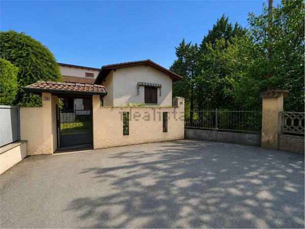casa indipendente in vendita ad Urago d'Oglio