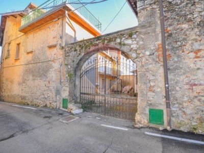 casa indipendente in vendita a Vallio Terme