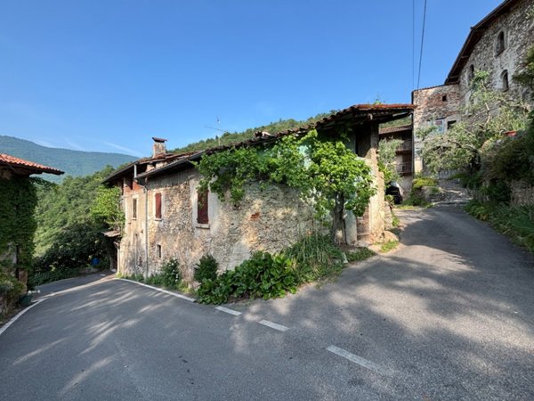 casa indipendente in vendita a Vallio Terme in zona Oriolo