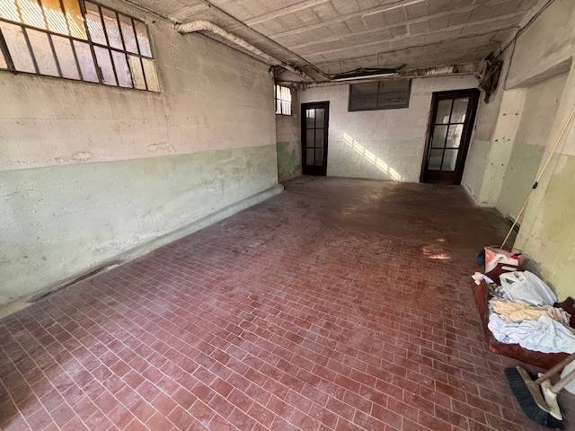 locale commerciale in vendita a Vallio Terme in zona Porle