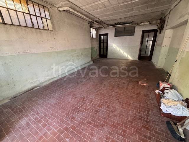 locale commerciale in vendita a Vallio Terme