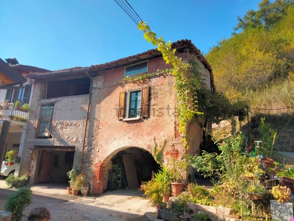 pentavano in vendita a Vallio Terme in zona Somagro