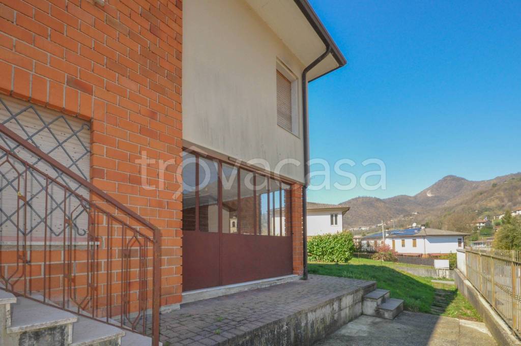 casa indipendente in vendita a Vallio Terme in zona Caschino