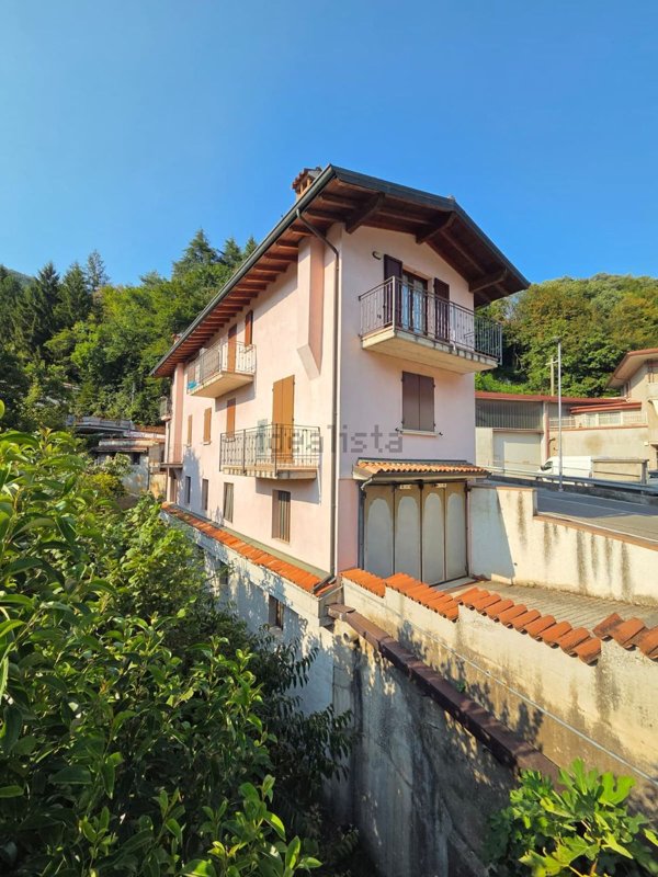 casa indipendente in vendita a Vallio Terme in zona Oriolo