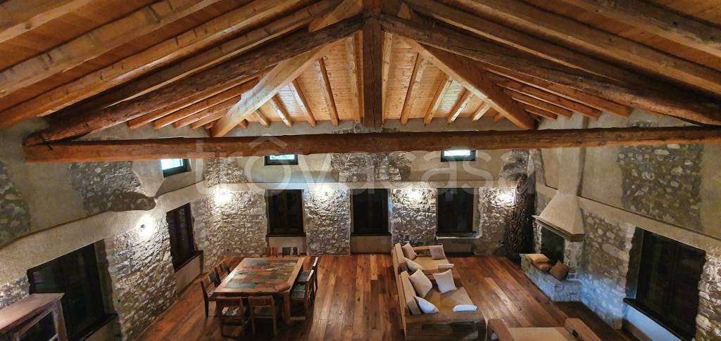 casa indipendente in vendita a Valvestino
