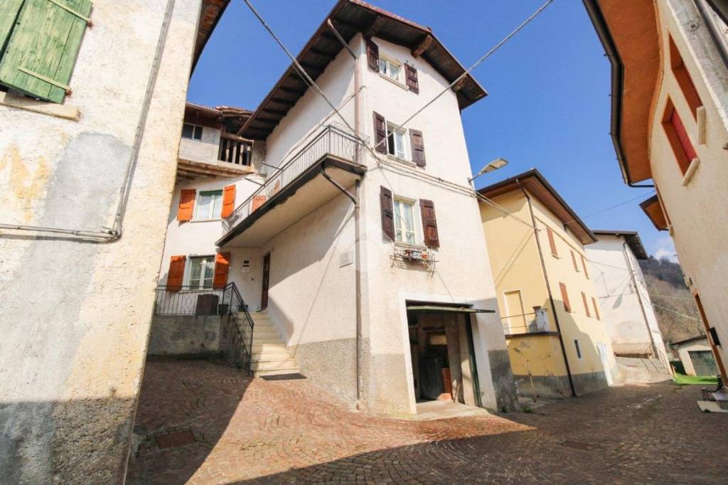 casa indipendente in vendita a Valvestino in zona Bollone