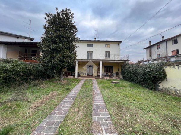 casa indipendente in vendita a Verolanuova in zona Cadignano