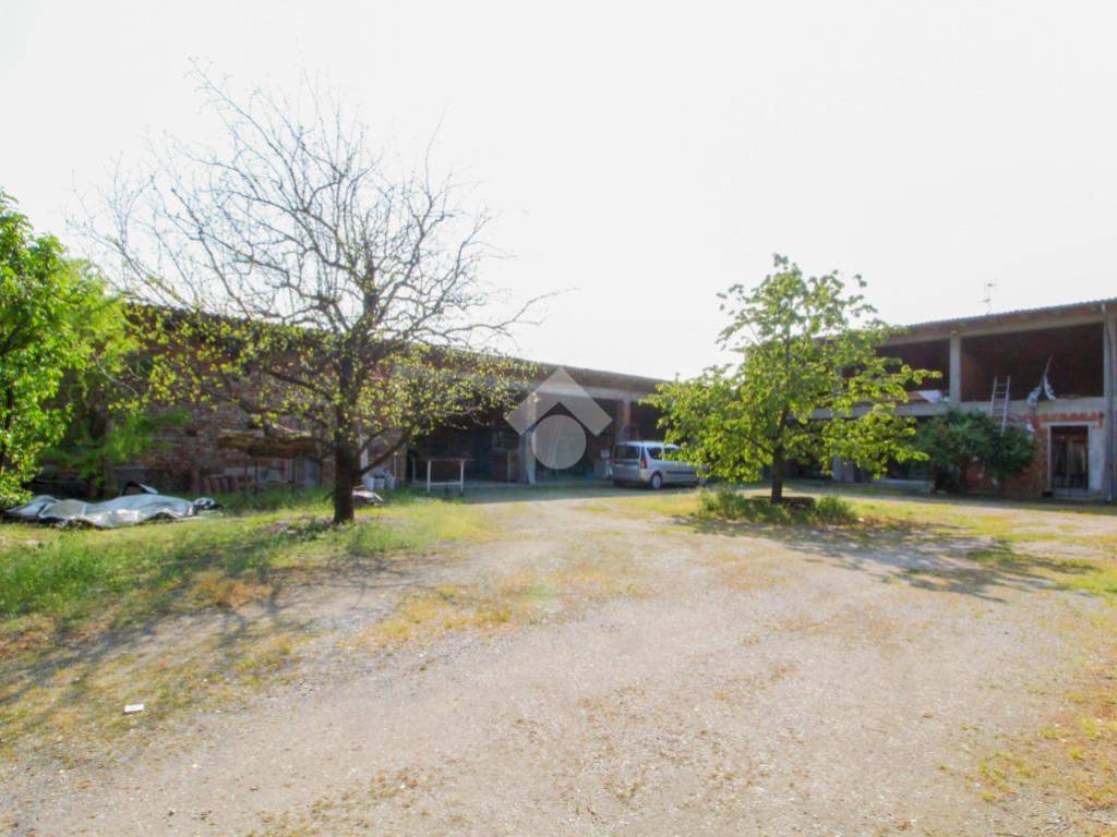 locale di sgombero in vendita a Verolanuova
