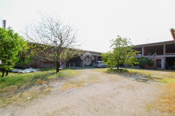 locale di sgombero in vendita a Verolanuova