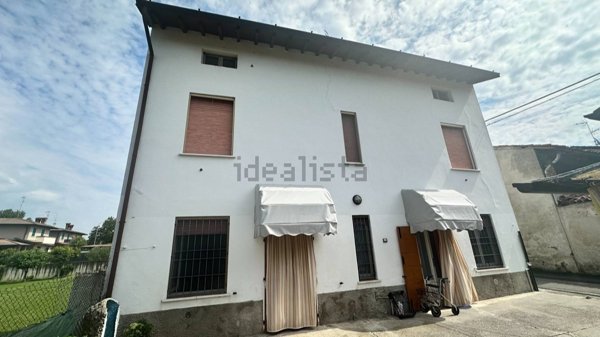 appartamento in vendita a Verolanuova in zona Cadignano