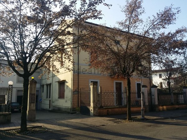 casa indipendente in vendita a Verolanuova