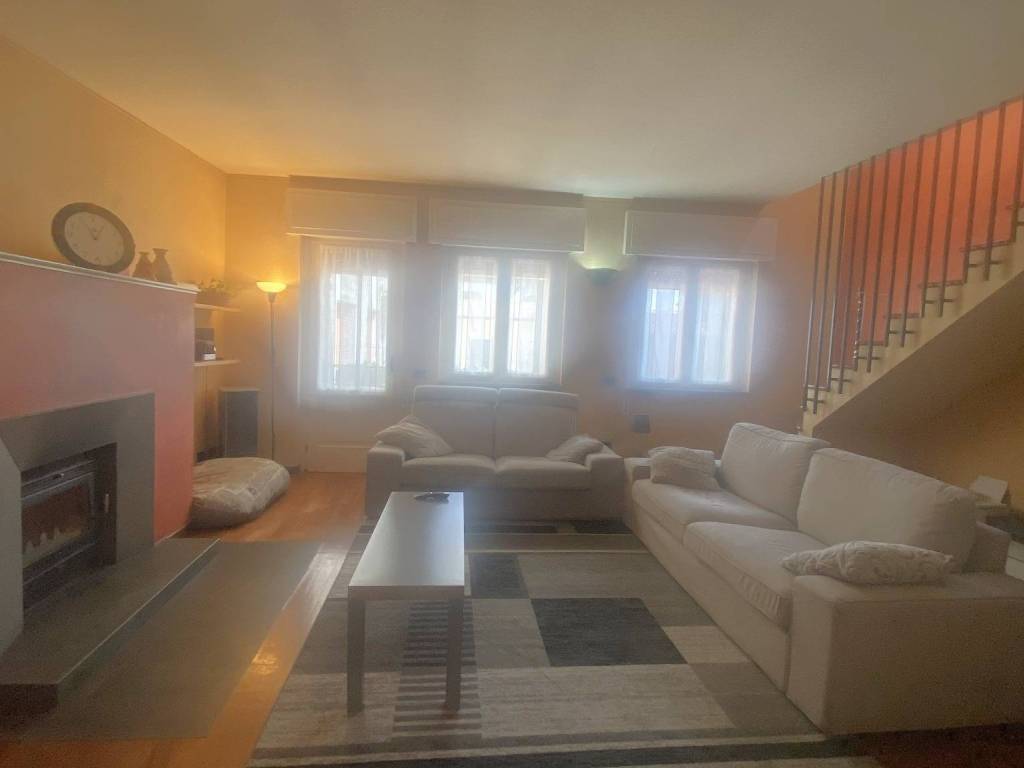 esavano in vendita a Verolanuova