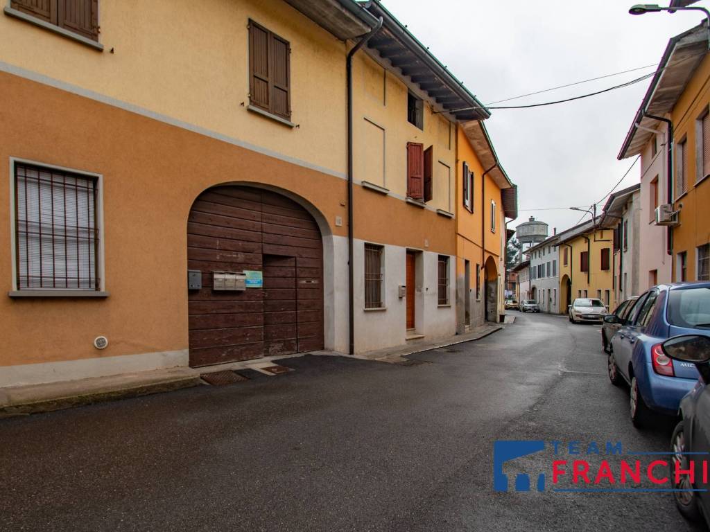 casa indipendente in vendita a Verolanuova