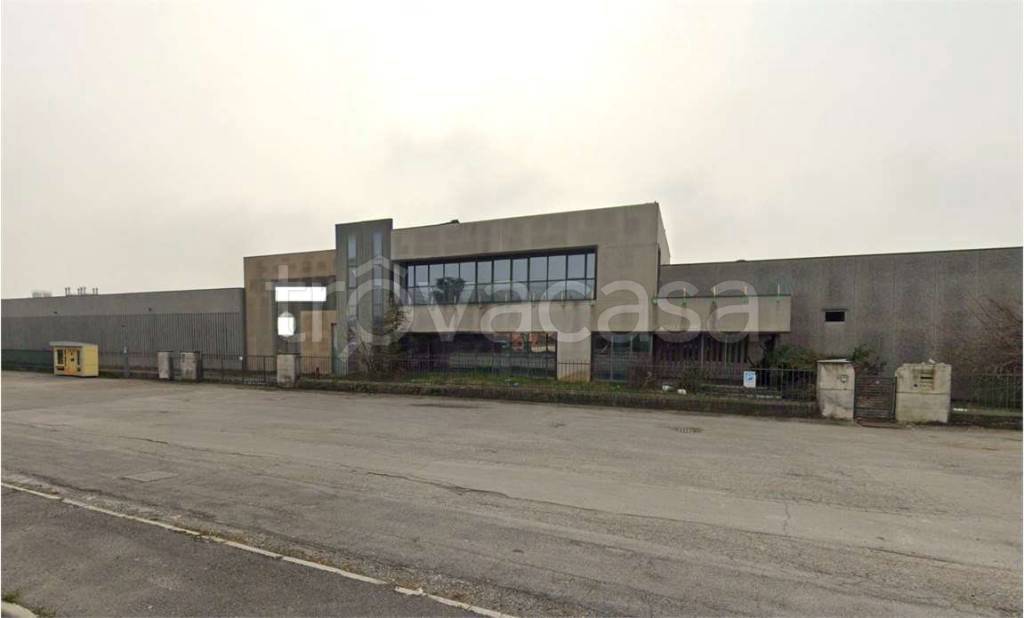 locale commerciale in vendita a Verolanuova