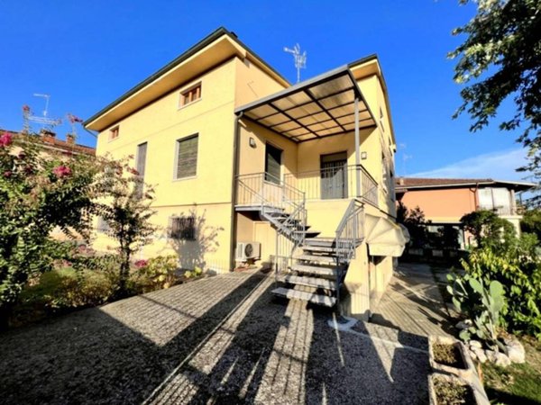 casa indipendente in vendita a Verolanuova