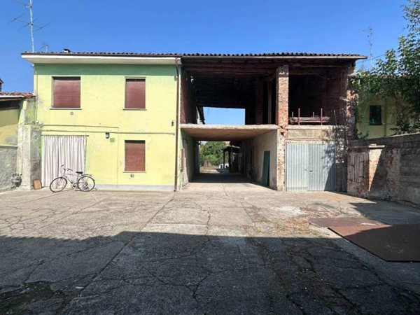 casa indipendente in vendita a Verolanuova