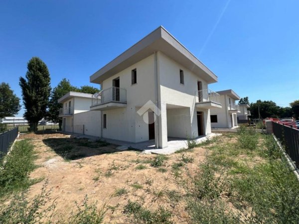 casa indipendente in vendita a Verolanuova