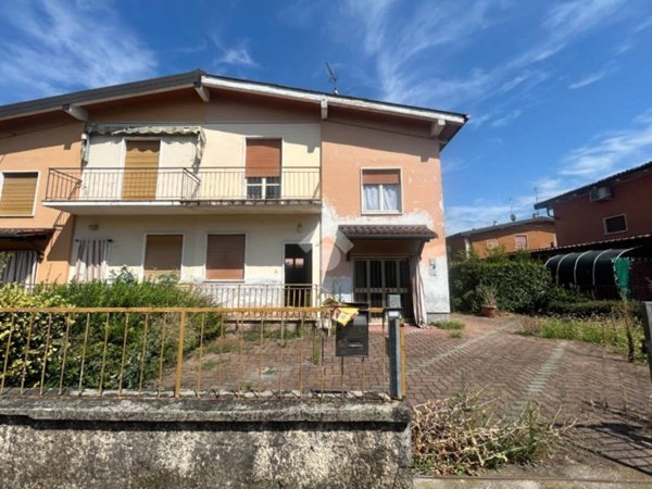 casa indipendente in vendita a Verolanuova