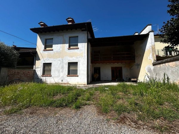 casa indipendente in vendita a Verolanuova in zona Cadignano