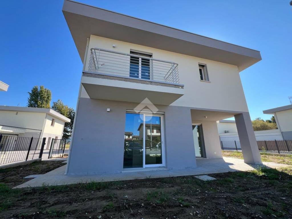casa indipendente in vendita a Verolanuova