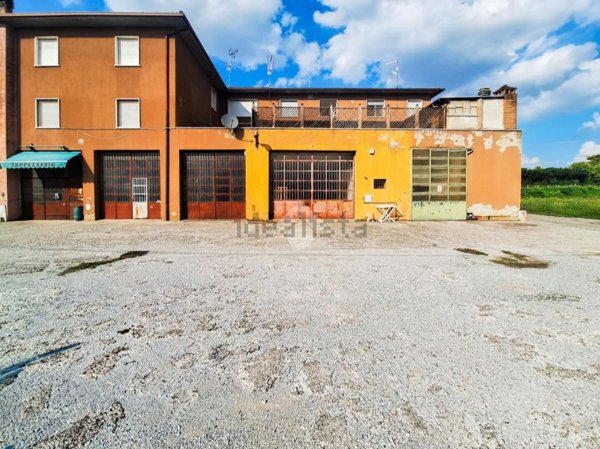 capannone in vendita a Verolanuova