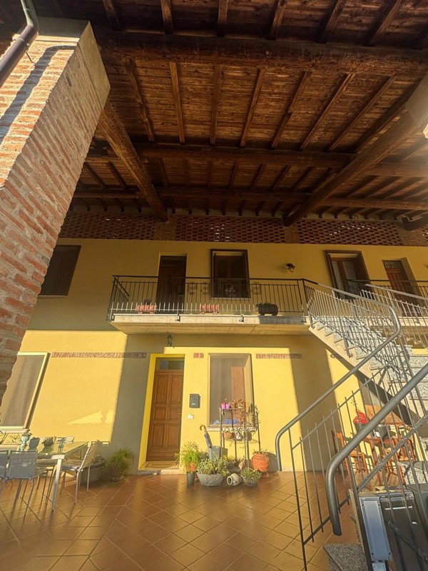 appartamento in vendita a Verolanuova in zona Cadignano