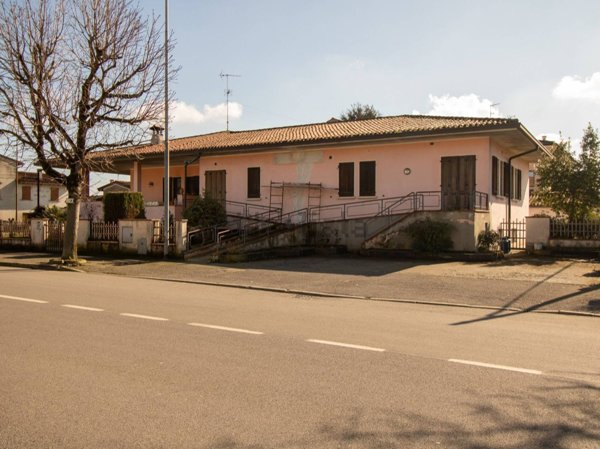 casa indipendente in vendita a Verolanuova