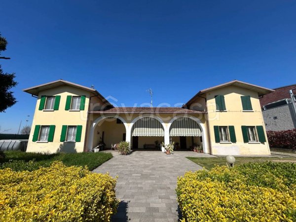 casa indipendente in vendita a Verolanuova