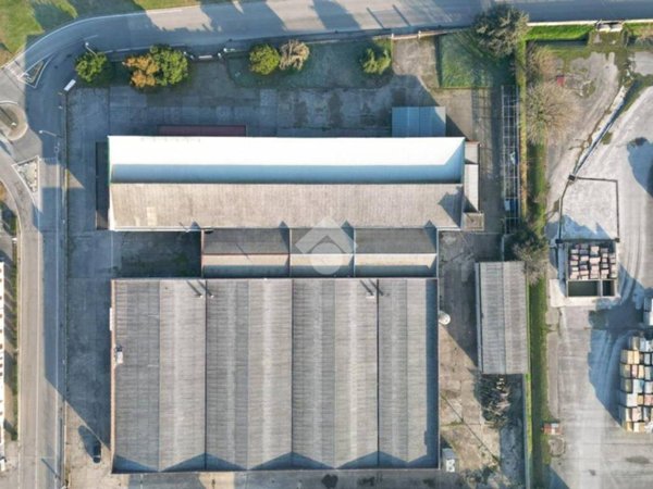 locale commerciale in vendita a Verolanuova in zona Breda Libera