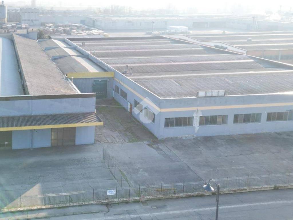 capannone in vendita a Verolanuova in zona Breda Libera